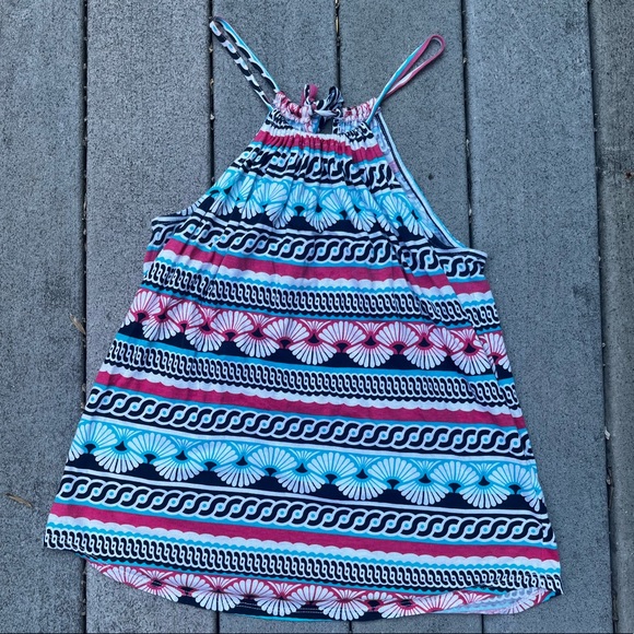 crown & ivy Tops - Cute tank top